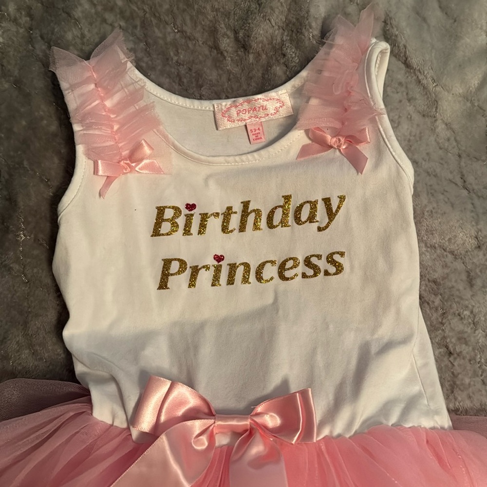 A Princess Birthday dress! It’s a princess birthday Toddle size 3T jersey top